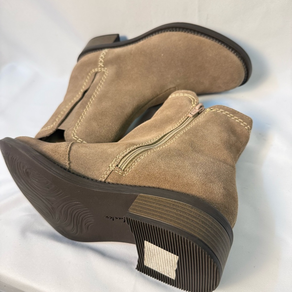 Clarks Women Maye Zip Leather Chelsea Boots 6 Pebble Suede Casual Outdoor Casual - Picture 7 of 12